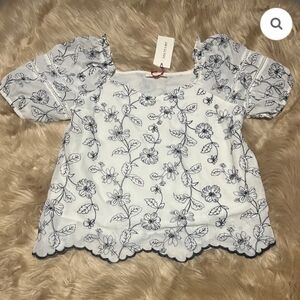EUC Solitaire "Black & White Embroidered Floral Puffsleeve Lined Boho Top" Large